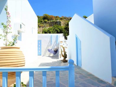 Απέραντο Γαλάζιο - More than a guest house