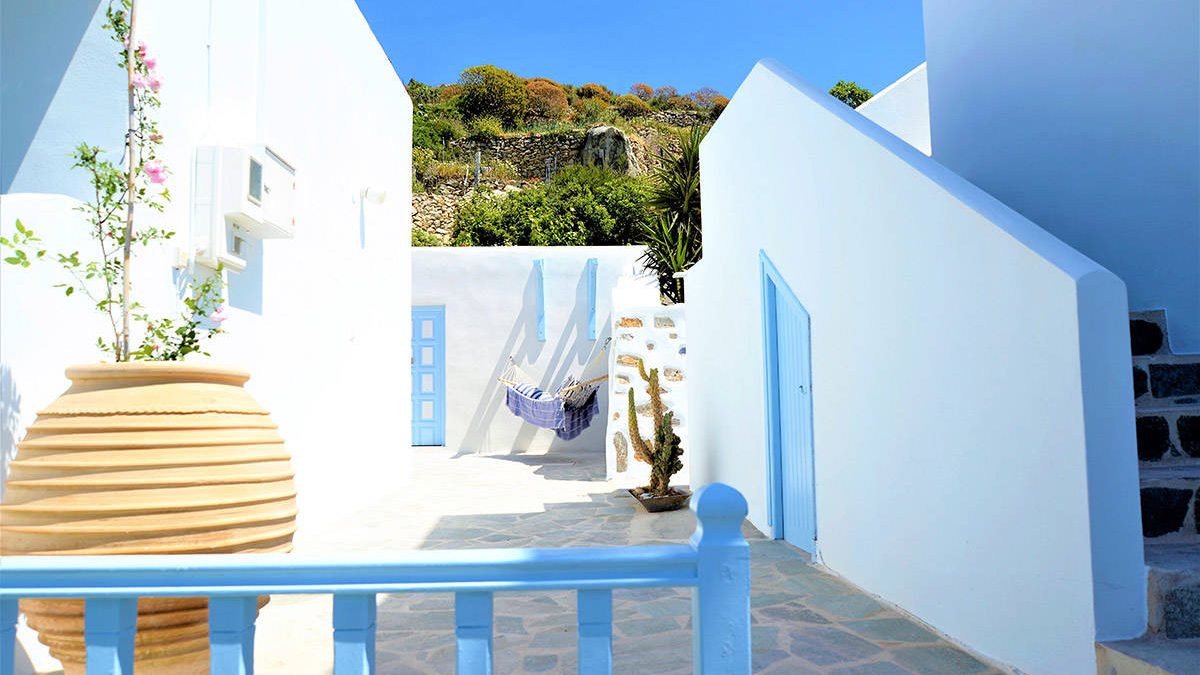 Απέραντο Γαλάζιο - More than a guest house