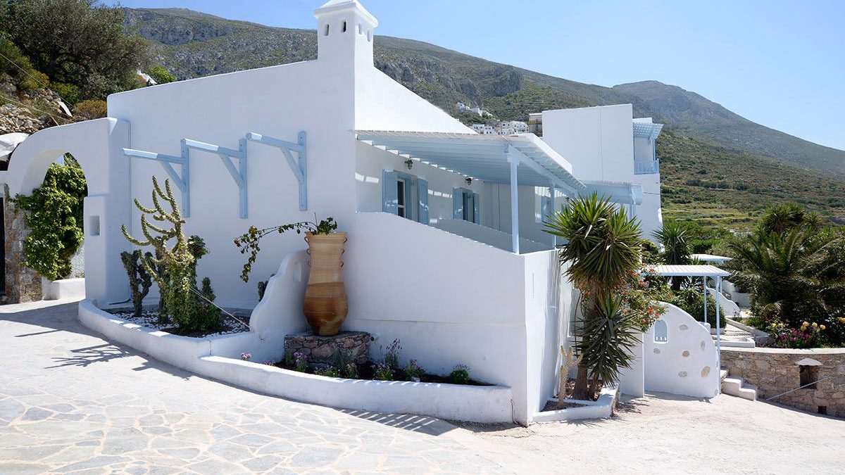 Απέραντο Γαλάζιο - More than a guest house