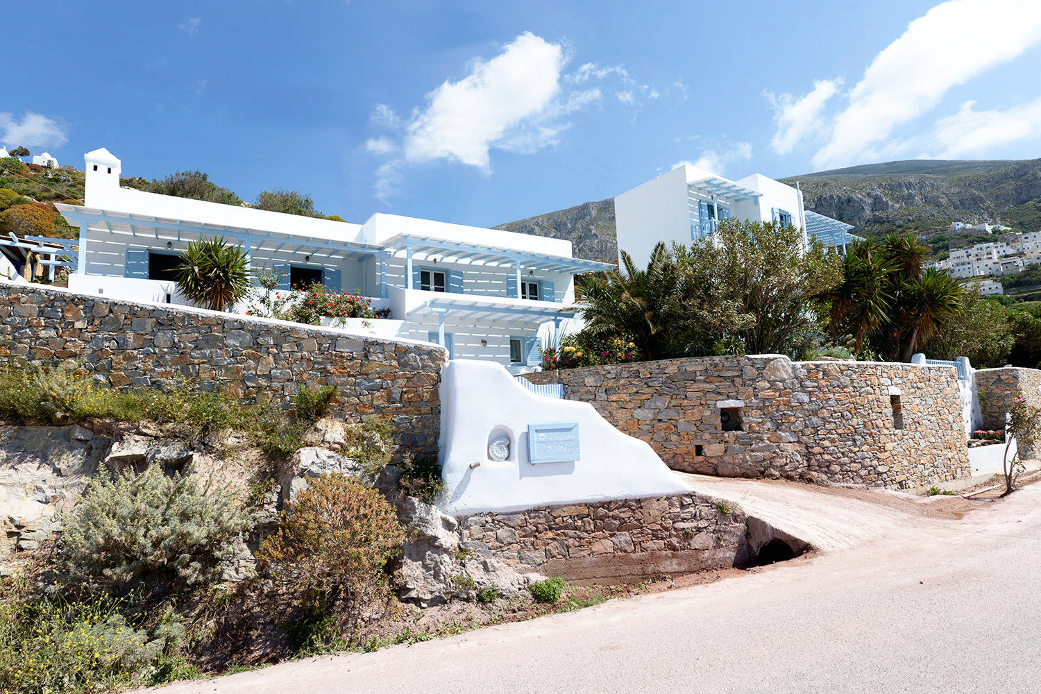 Απέραντο Γαλάζιο - More than a guest house